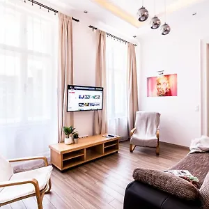 https://bpr-d8-premier-apartment.inbudapesthotels.com
