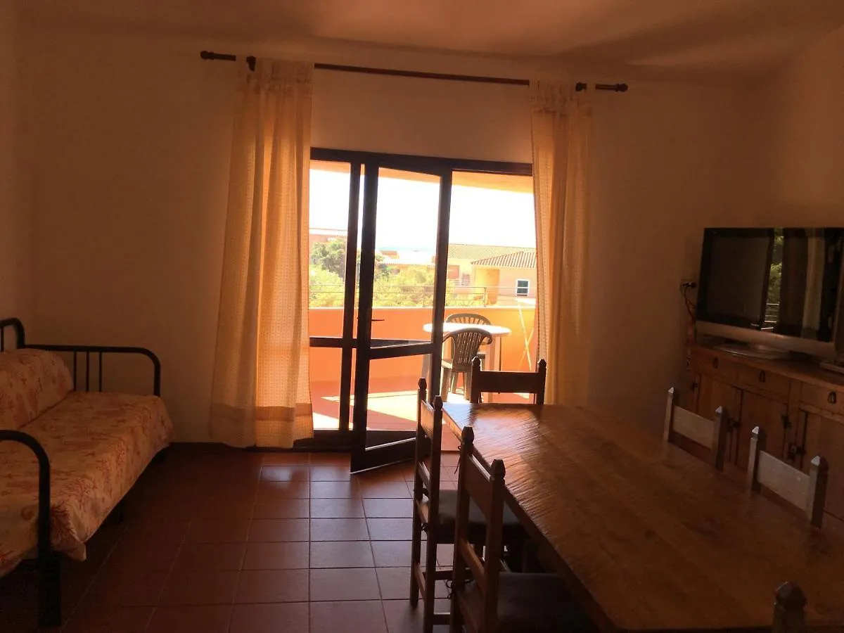 Borgo Spiaggia Isola Rossa Apartamento