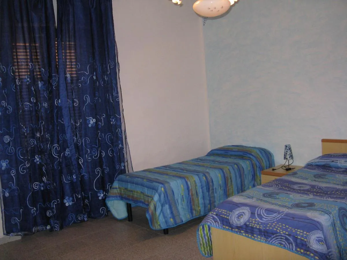 Borgo Spiaggia Isola Rossa 0*, ايزولا روسا